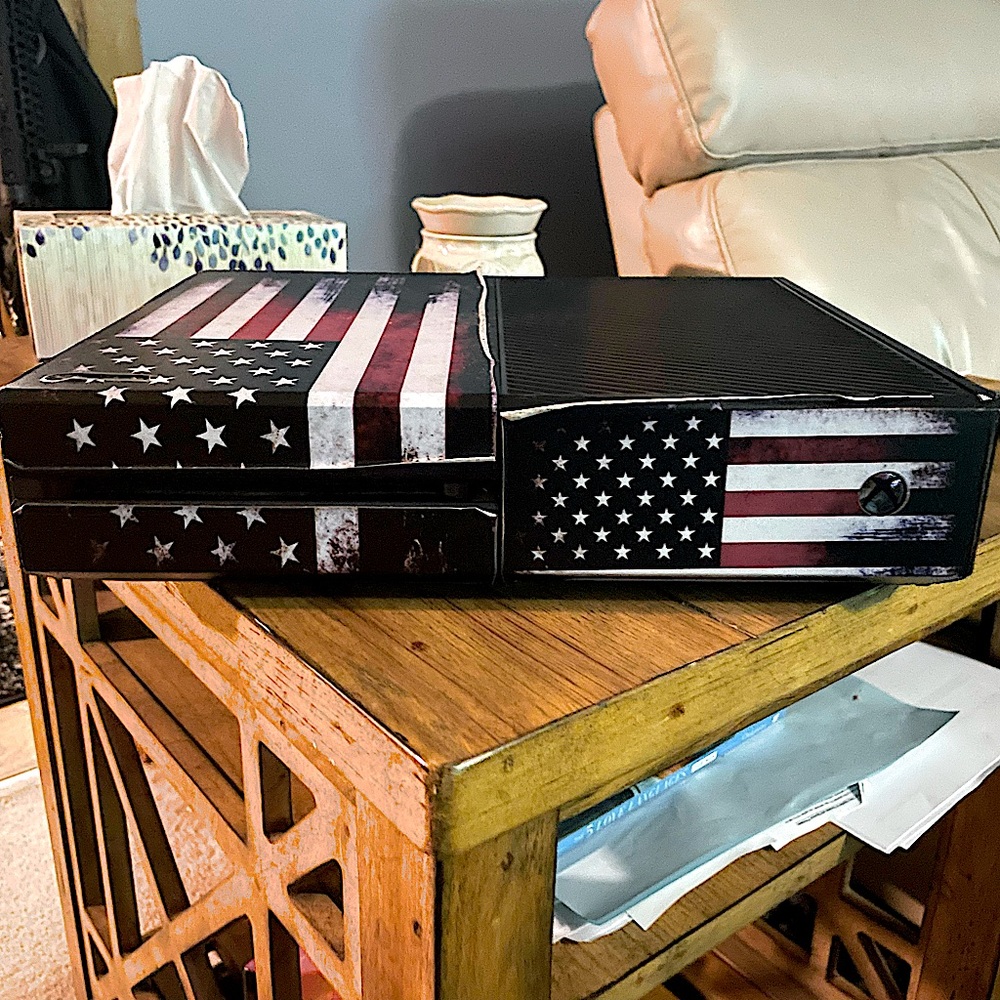 Xbox one slightly used 500gb